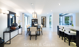 Luxueuse villa méditerranéenne moderne à vendre, en première ligne du golf d'Aloha, dans la vallée de Nueva Andalucia, Marbella 784080 