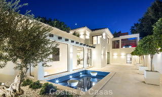 Luxueuse villa méditerranéenne moderne à vendre, en première ligne du golf d'Aloha, dans la vallée de Nueva Andalucia, Marbella 784086 