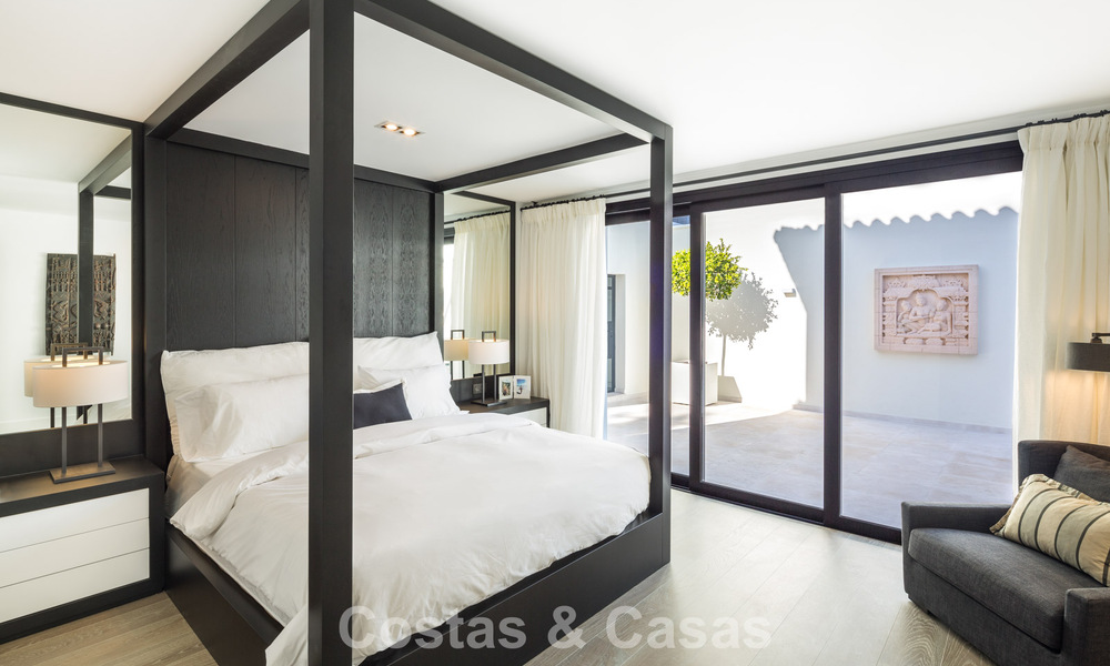 Luxueuse villa méditerranéenne moderne à vendre, en première ligne du golf d'Aloha, dans la vallée de Nueva Andalucia, Marbella 784088