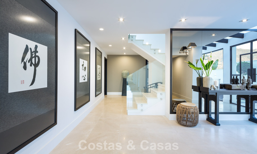 Luxueuse villa méditerranéenne moderne à vendre, en première ligne du golf d'Aloha, dans la vallée de Nueva Andalucia, Marbella 784092
