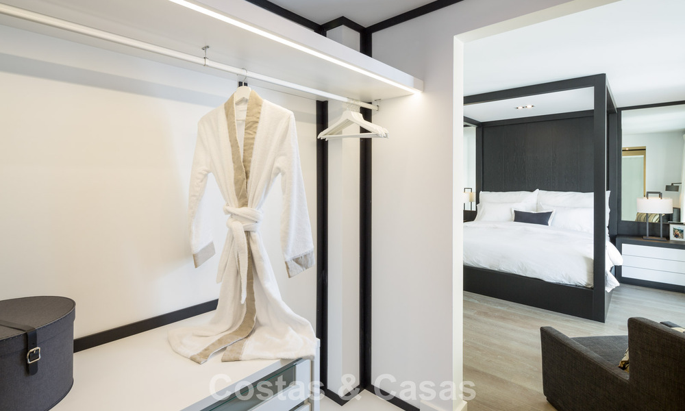 Luxueuse villa méditerranéenne moderne à vendre, en première ligne du golf d'Aloha, dans la vallée de Nueva Andalucia, Marbella 784094