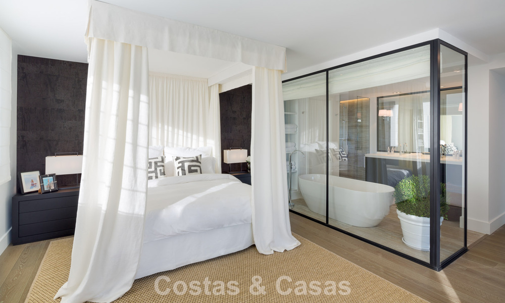 Luxueuse villa méditerranéenne moderne à vendre, en première ligne du golf d'Aloha, dans la vallée de Nueva Andalucia, Marbella 784098