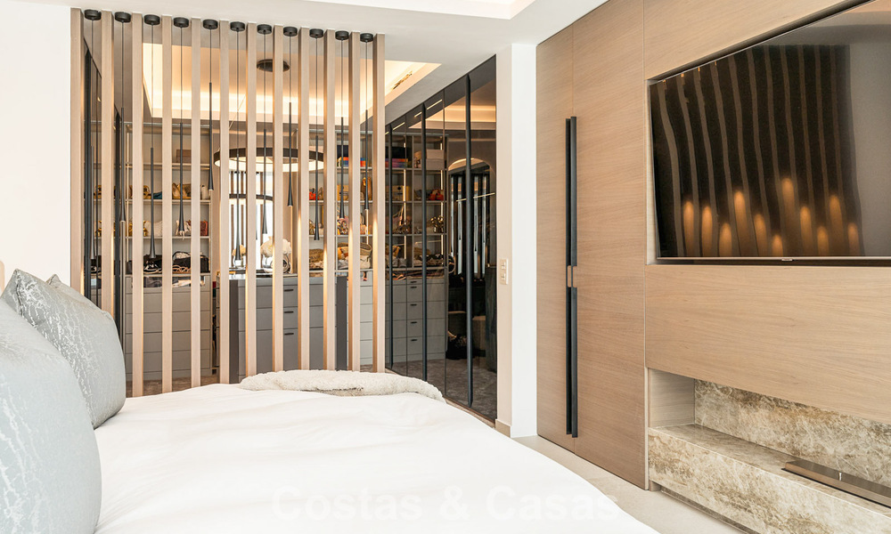 Villa de luxe modernisée, prête à emménager, à vendre au cœur de Nueva Andalucia, Marbella 784103