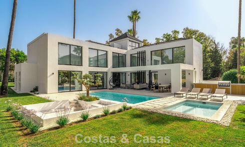 Villa de luxe modernisée, prête à emménager, à vendre au cœur de Nueva Andalucia, Marbella 784111