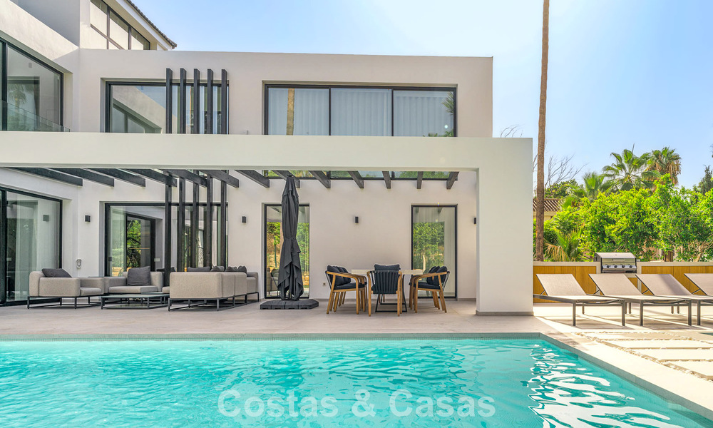Villa de luxe modernisée, prête à emménager, à vendre au cœur de Nueva Andalucia, Marbella 784113