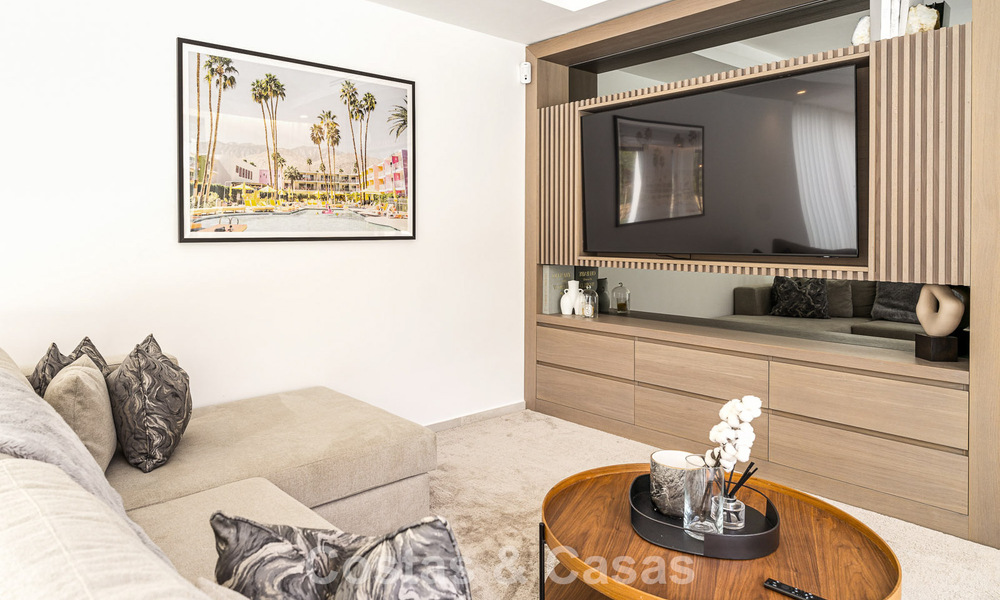 Villa de luxe modernisée, prête à emménager, à vendre au cœur de Nueva Andalucia, Marbella 784124