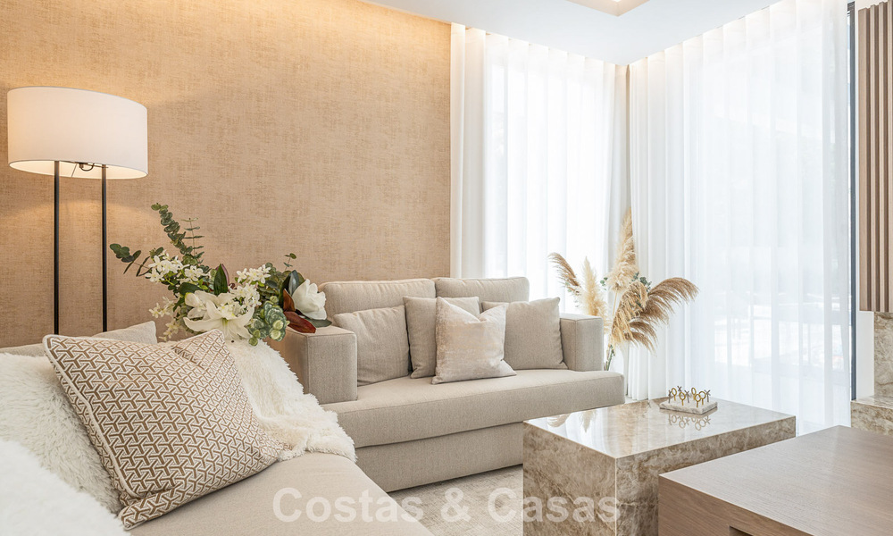 Villa de luxe modernisée, prête à emménager, à vendre au cœur de Nueva Andalucia, Marbella 784128