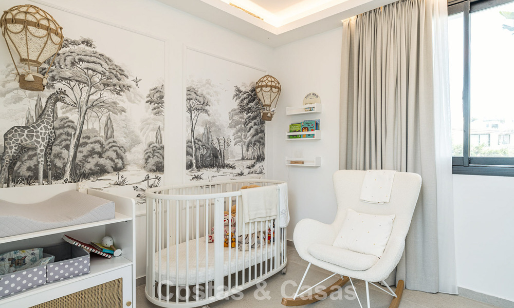 Villa de luxe modernisée, prête à emménager, à vendre au cœur de Nueva Andalucia, Marbella 784143