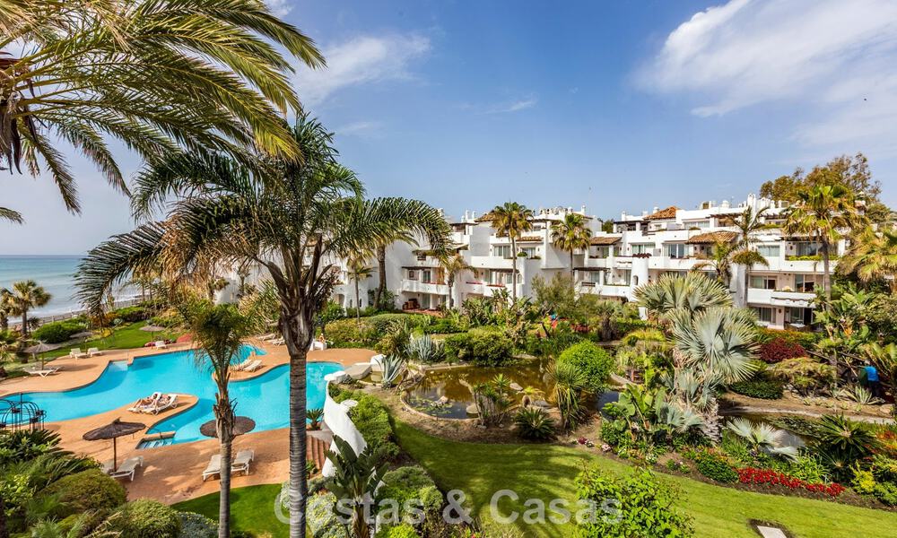 Penthouse en duplex à vendre avec vue sur la mer dans un complexe en bord de mer, à quelques pas de Puerto Banús, Marbella 784155