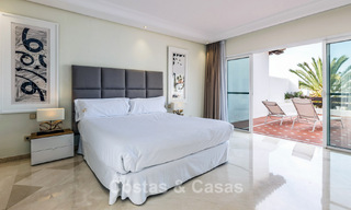 Penthouse en duplex à vendre avec vue sur la mer dans un complexe en bord de mer, à quelques pas de Puerto Banús, Marbella 784159 