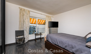 Penthouse exclusif avec vue panoramique à vendre au cœur de Puerto Banús, Marbella 784191 