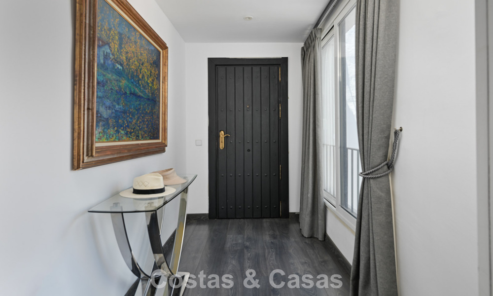 Penthouse exclusif avec vue panoramique à vendre au cœur de Puerto Banús, Marbella 784194