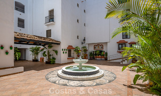 Penthouse exclusif avec vue panoramique à vendre au cœur de Puerto Banús, Marbella 784195 