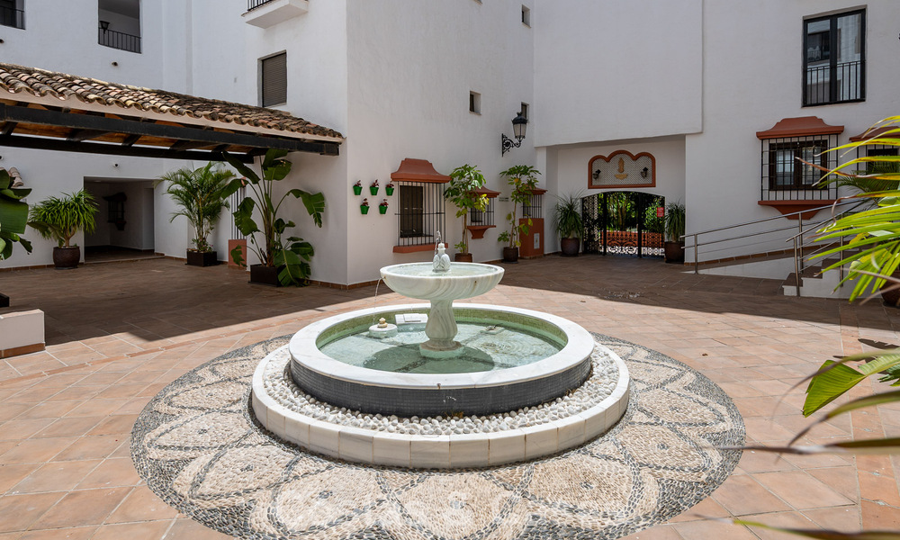 Penthouse exclusif avec vue panoramique à vendre au cœur de Puerto Banús, Marbella 784196