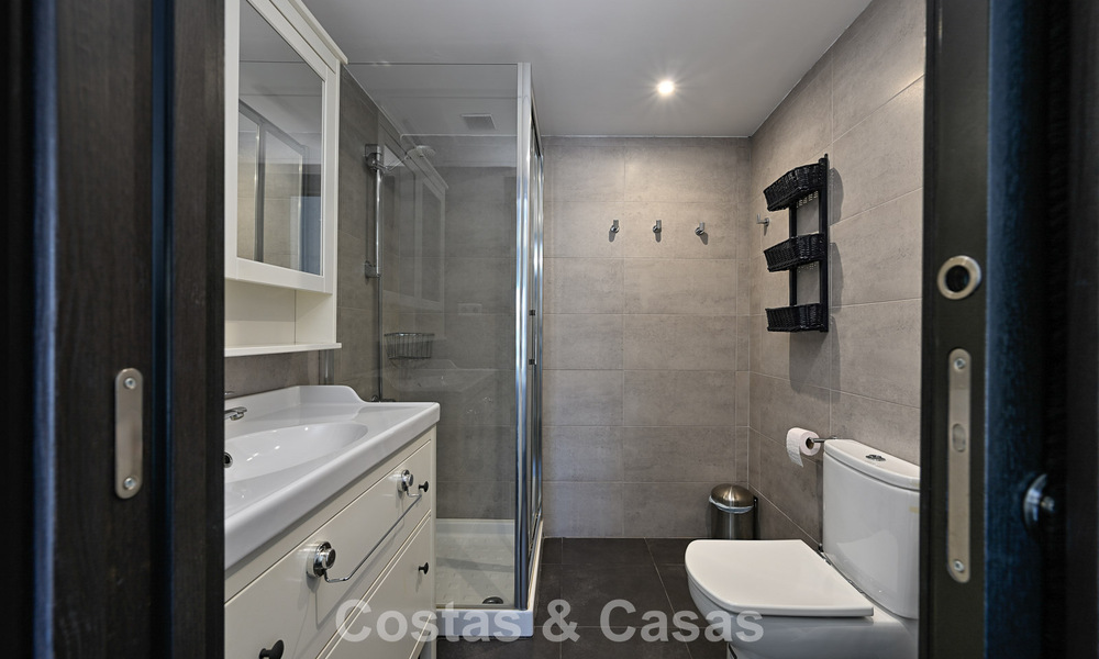 Penthouse exclusif avec vue panoramique à vendre au cœur de Puerto Banús, Marbella 784200