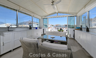 Penthouse exclusif avec vue panoramique à vendre au cœur de Puerto Banús, Marbella 784205 