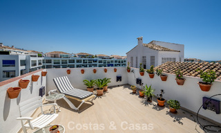 Penthouse exclusif avec vue panoramique à vendre au cœur de Puerto Banús, Marbella 784206 