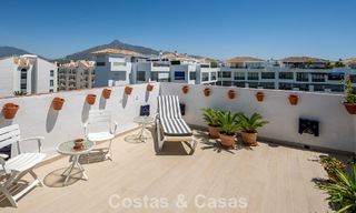 Penthouse exclusif avec vue panoramique à vendre au cœur de Puerto Banús, Marbella 784207 