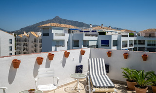 Penthouse exclusif avec vue panoramique à vendre au cœur de Puerto Banús, Marbella 784208 