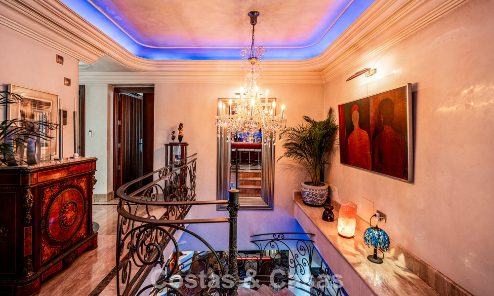 Spacieux appartement en duplex à vendre avec vue imprenable, en première ligne de la marina de Puerto Banus, Marbella 784161