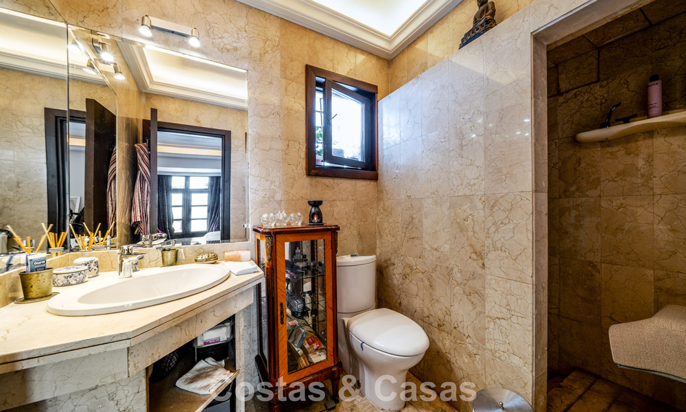 Spacieux appartement en duplex à vendre avec vue imprenable, en première ligne de la marina de Puerto Banus, Marbella 784162