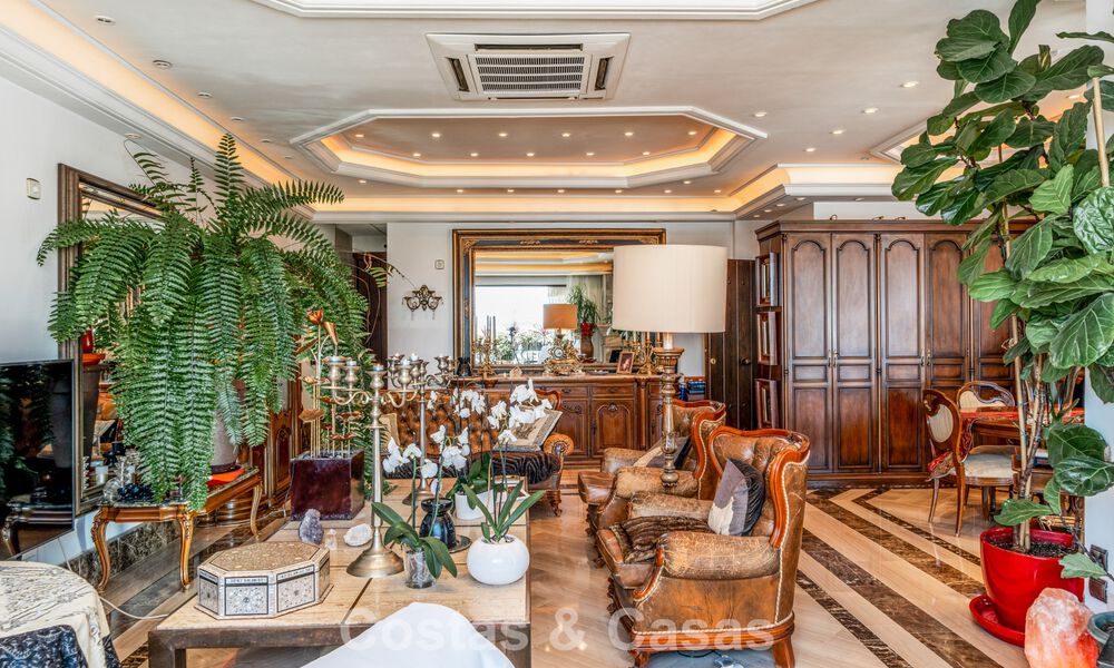 Spacieux appartement en duplex à vendre avec vue imprenable, en première ligne de la marina de Puerto Banus, Marbella 784163