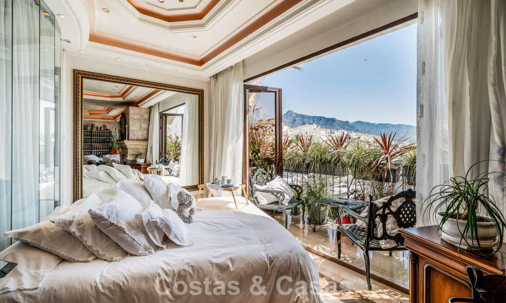 Spacieux appartement en duplex à vendre avec vue imprenable, en première ligne de la marina de Puerto Banus, Marbella 784166