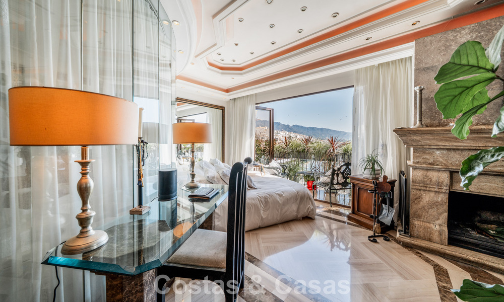 Spacieux appartement en duplex à vendre avec vue imprenable, en première ligne de la marina de Puerto Banus, Marbella 784167