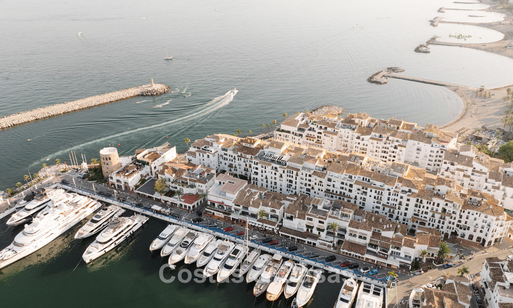 Spacieux appartement en duplex à vendre avec vue imprenable, en première ligne de la marina de Puerto Banus, Marbella 784170