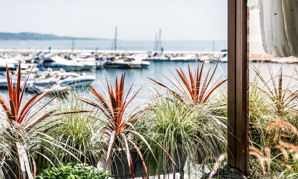 Spacieux appartement en duplex à vendre avec vue imprenable, en première ligne de la marina de Puerto Banus, Marbella 784177