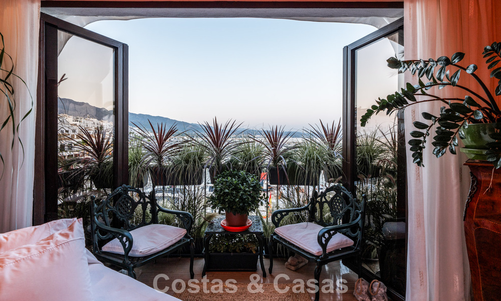 Spacieux appartement en duplex à vendre avec vue imprenable, en première ligne de la marina de Puerto Banus, Marbella 784178