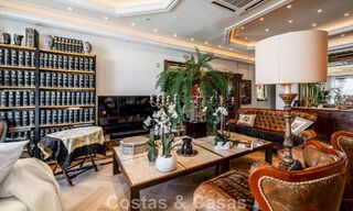 Spacieux appartement en duplex à vendre avec vue imprenable, en première ligne de la marina de Puerto Banus, Marbella 784179 