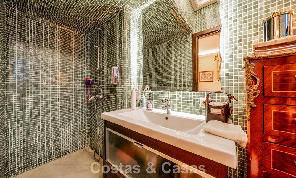 Spacieux appartement en duplex à vendre avec vue imprenable, en première ligne de la marina de Puerto Banus, Marbella 784182