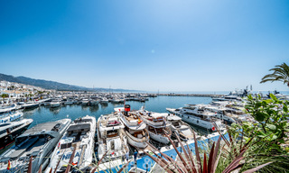 Spacieux appartement en duplex à vendre avec vue imprenable, en première ligne de la marina de Puerto Banus, Marbella 784185 