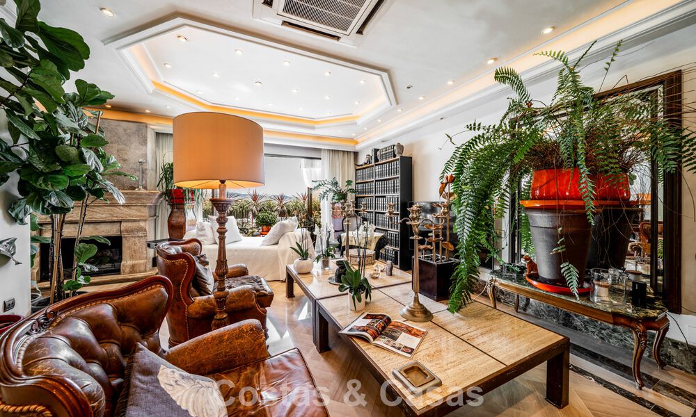 Spacieux appartement en duplex à vendre avec vue imprenable, en première ligne de la marina de Puerto Banus, Marbella 784187