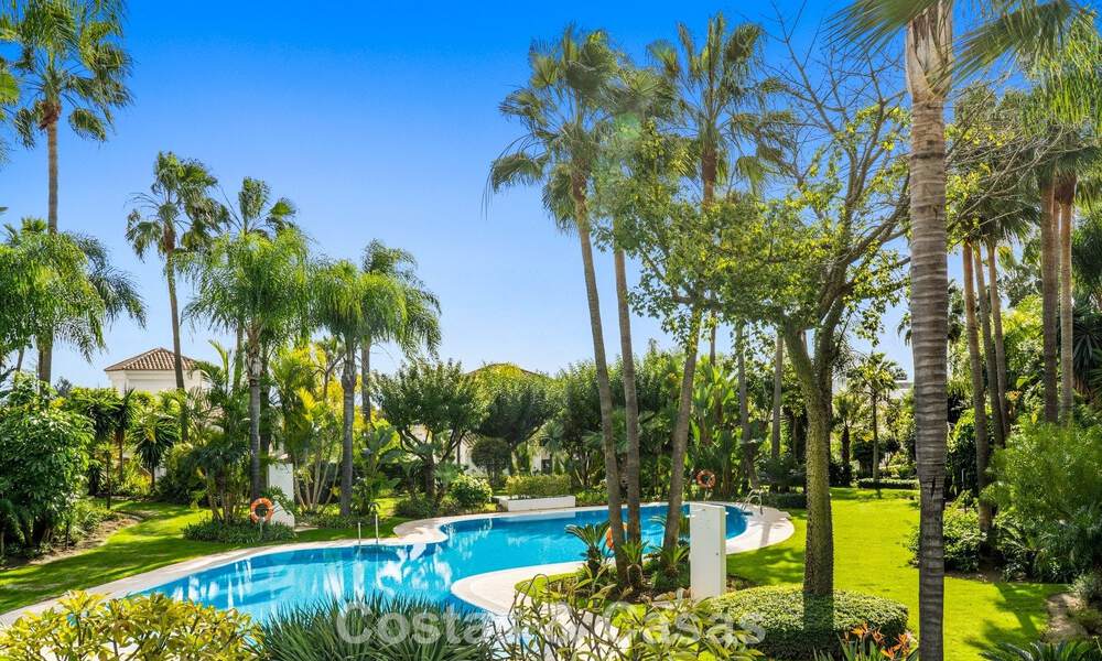 Superbe villa méditerranéenne moderne à vendre dans un complexe sécurisé et exclusif sur le Golden Mile de Marbella 784278