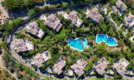 Superbe villa méditerranéenne moderne à vendre dans un complexe sécurisé et exclusif sur le Golden Mile de Marbella 784282