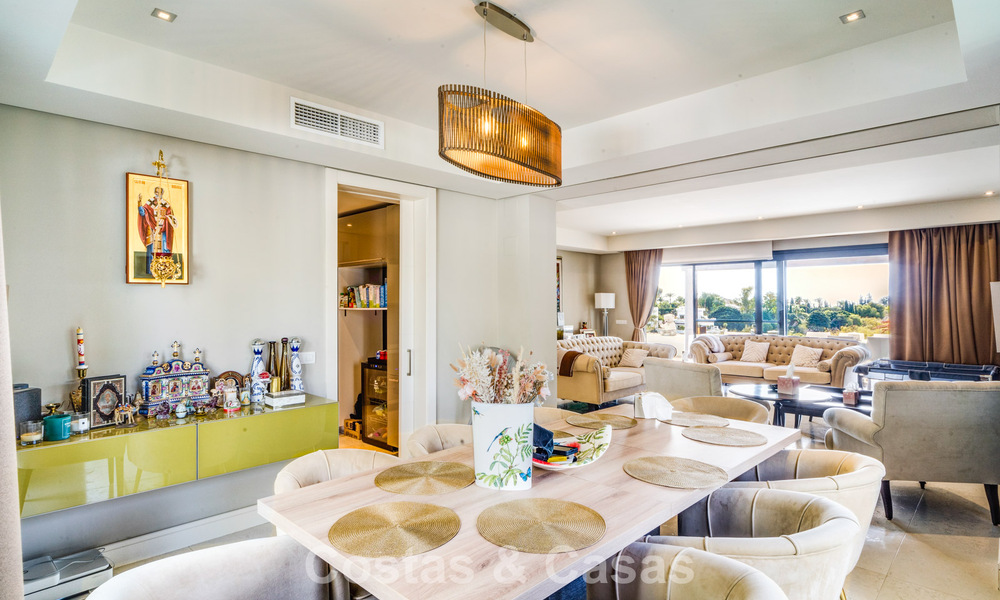 Superbe villa méditerranéenne moderne à vendre dans un complexe sécurisé et exclusif sur le Golden Mile de Marbella 784293
