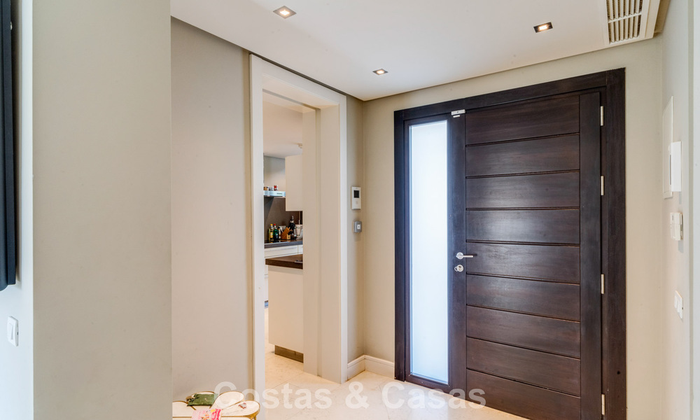 Superbe villa méditerranéenne moderne à vendre dans un complexe sécurisé et exclusif sur le Golden Mile de Marbella 784300