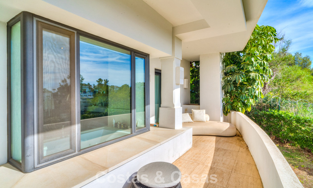 Superbe villa méditerranéenne moderne à vendre dans un complexe sécurisé et exclusif sur le Golden Mile de Marbella 784305