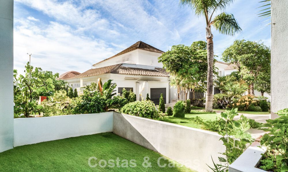 Superbe villa méditerranéenne moderne à vendre dans un complexe sécurisé et exclusif sur le Golden Mile de Marbella 784314