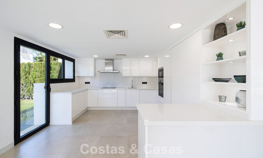 Villa au charme méditerranéen et à la touche moderne à vendre près du centre de San Pedro, Marbella 784395