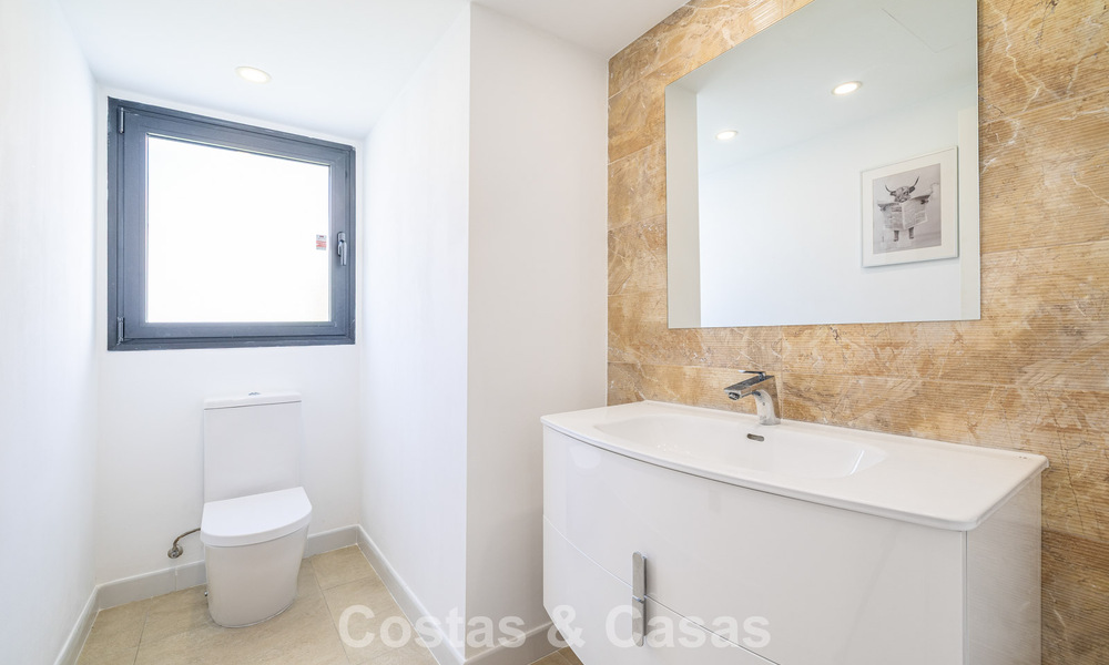 Villa au charme méditerranéen et à la touche moderne à vendre près du centre de San Pedro, Marbella 784405