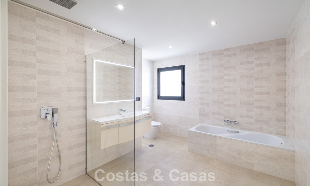 Villa au charme méditerranéen et à la touche moderne à vendre près du centre de San Pedro, Marbella 784409