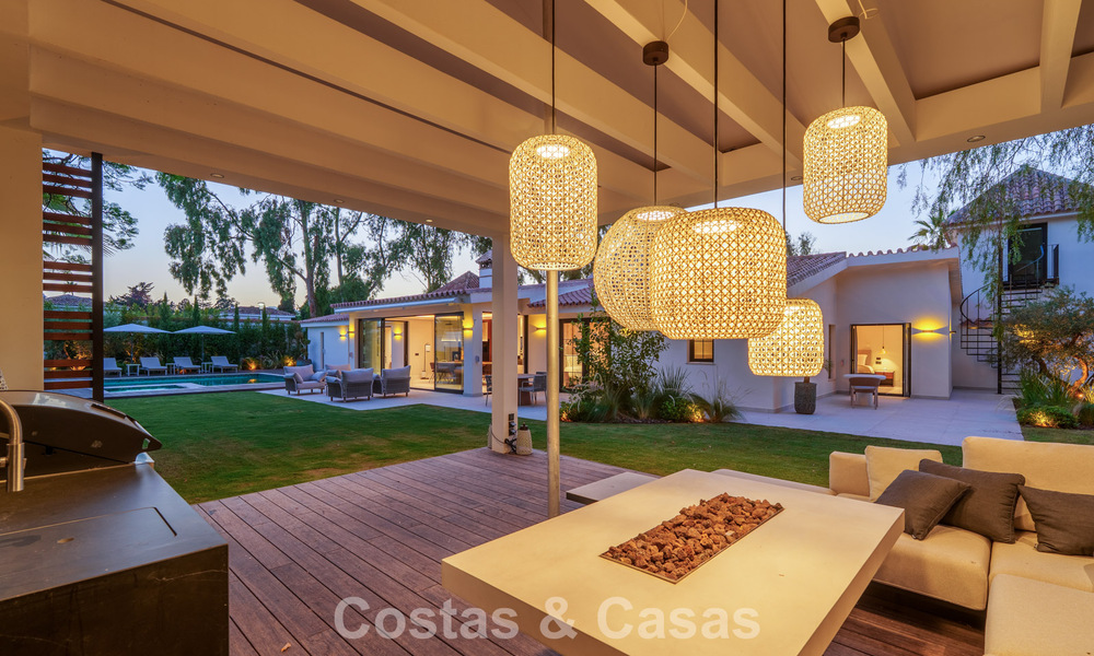 Villa exclusive de plain-pied à vendre à quelques pas de la plage et des commodités à San Pedro et Puerto Banus, Marbella 784423