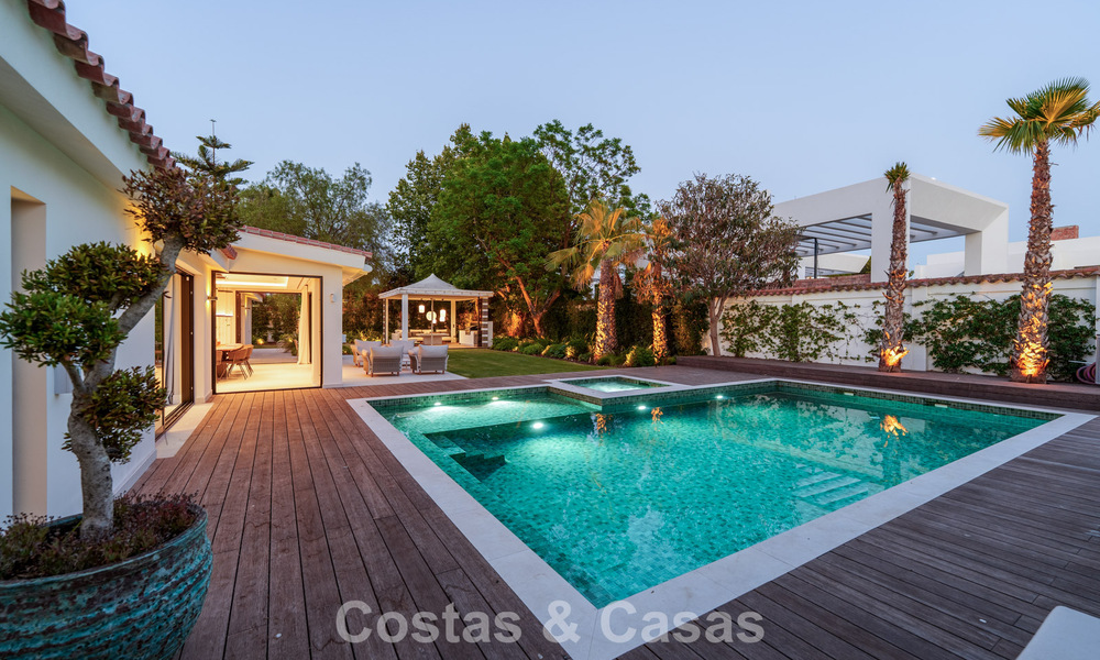 Villa exclusive de plain-pied à vendre à quelques pas de la plage et des commodités à San Pedro et Puerto Banus, Marbella 784424