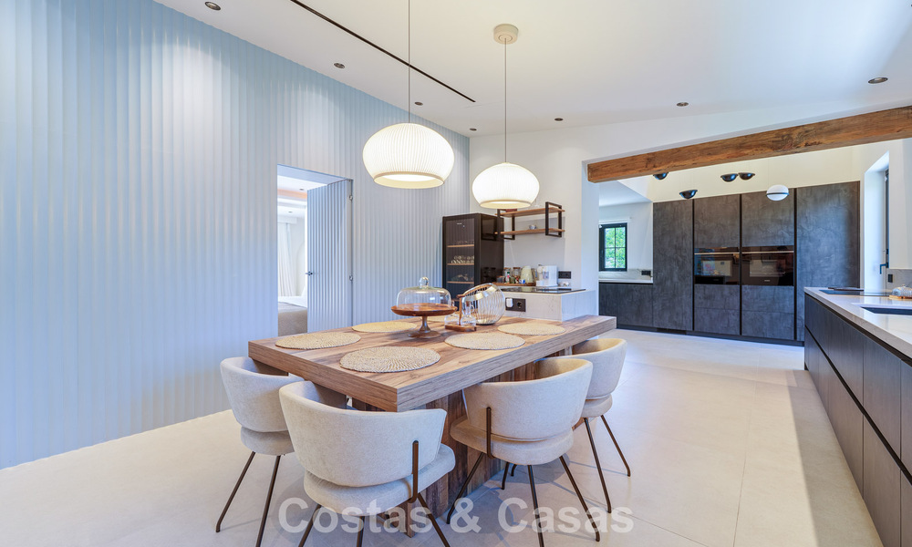 Villa exclusive de plain-pied à vendre à quelques pas de la plage et des commodités à San Pedro et Puerto Banus, Marbella 784435