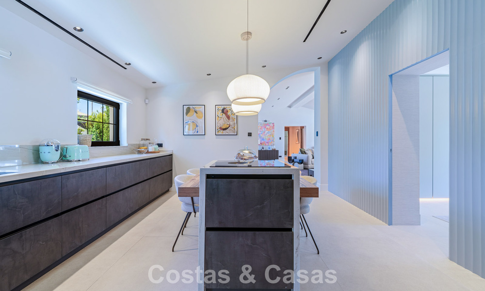 Villa exclusive de plain-pied à vendre à quelques pas de la plage et des commodités à San Pedro et Puerto Banus, Marbella 784436