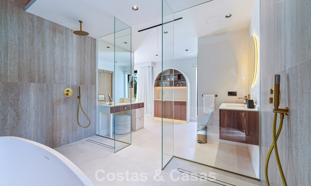 Villa exclusive de plain-pied à vendre à quelques pas de la plage et des commodités à San Pedro et Puerto Banus, Marbella 784444