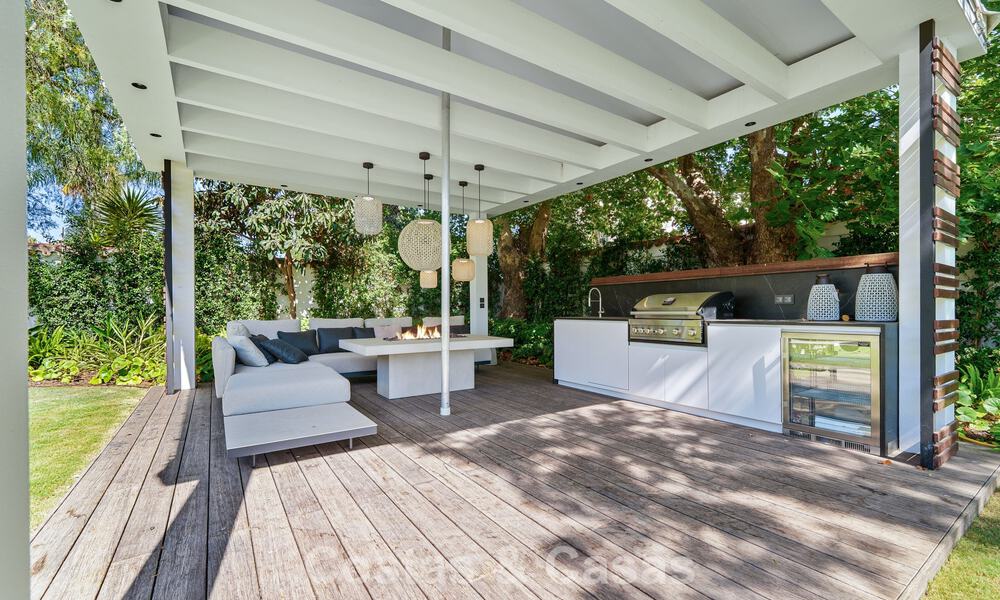 Villa exclusive de plain-pied à vendre à quelques pas de la plage et des commodités à San Pedro et Puerto Banus, Marbella 784472